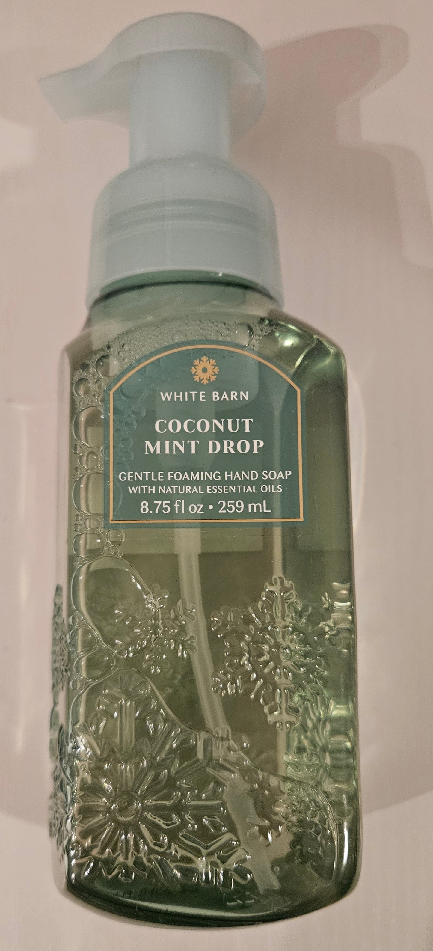 Coconut mint drop(Bath & Body works)